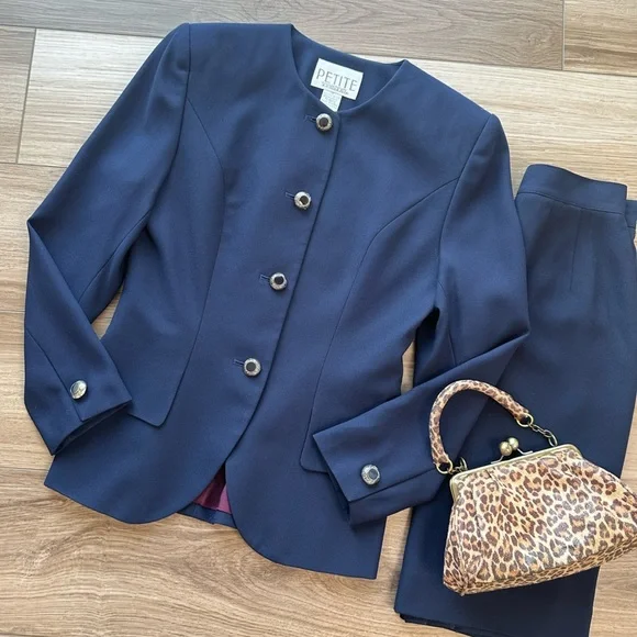 Vintage Navy Blue Matching Suit Set: Pencil Skirt & Blazer Jacket - Picture 13 of 13